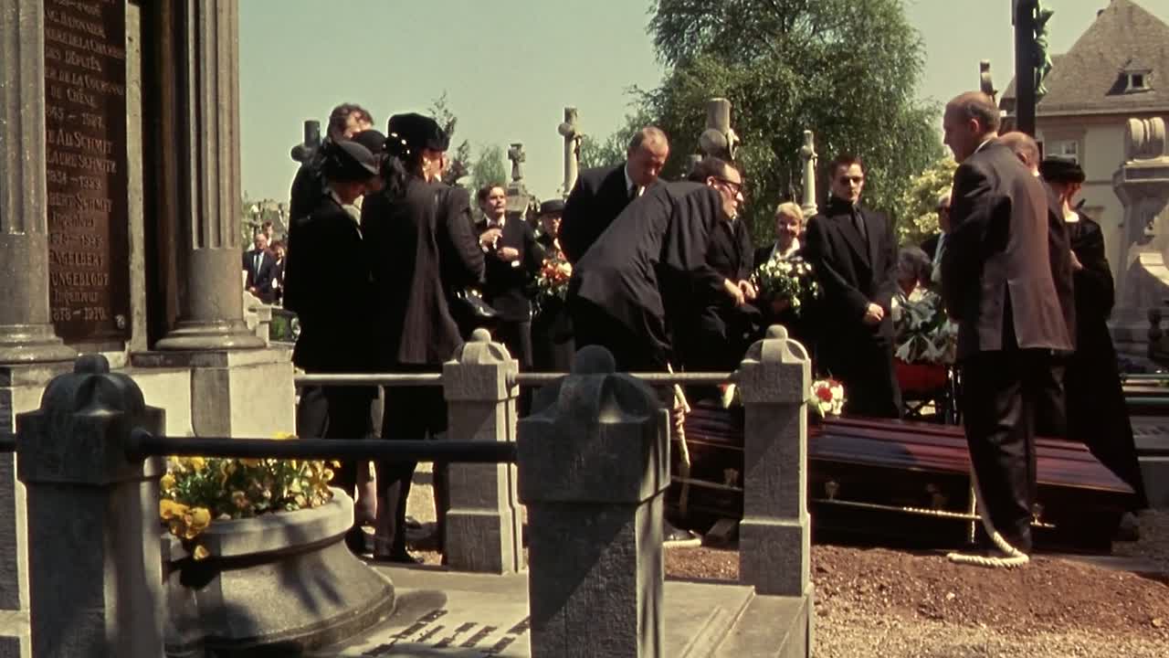 ⁣8 5 Women 1999 1080p WEBRip x264 AAC-[YTS LT]