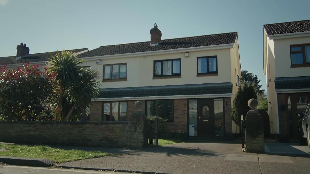 ⁣Room To Improve S17E01 Clonsilla