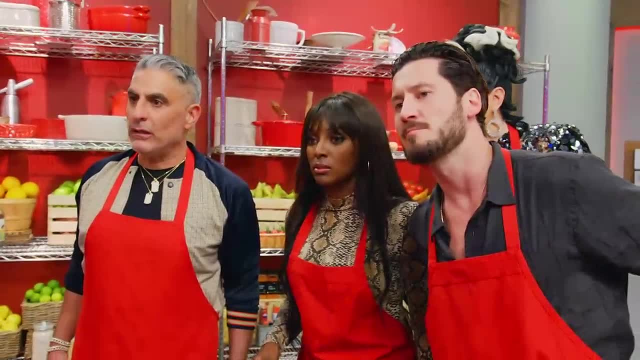 ⁣Worst Cooks in America S30E01 Reality Check Lights Camera
