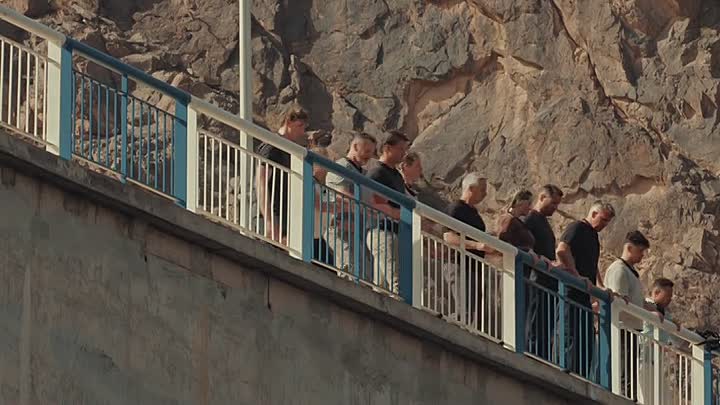 C S W D W S08E01 WEB