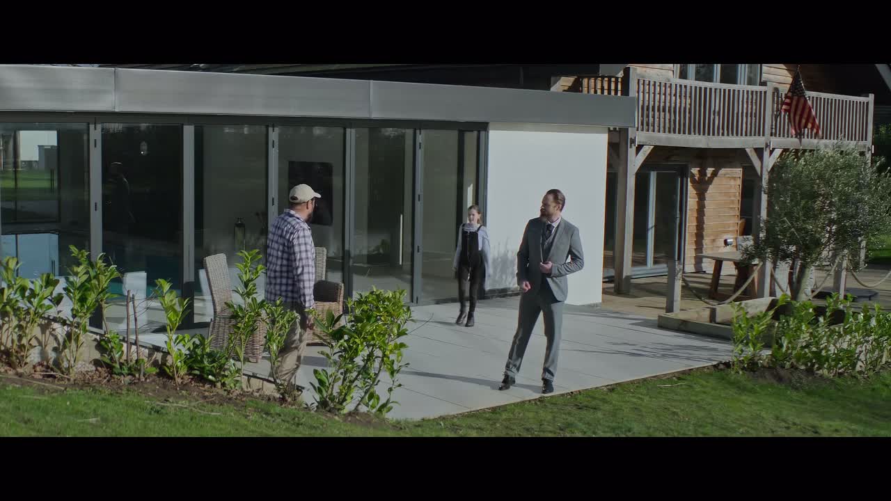 Stand Your Ground 2025 2160p HDR10 WEBRip 6CH x265 HEVC-RW