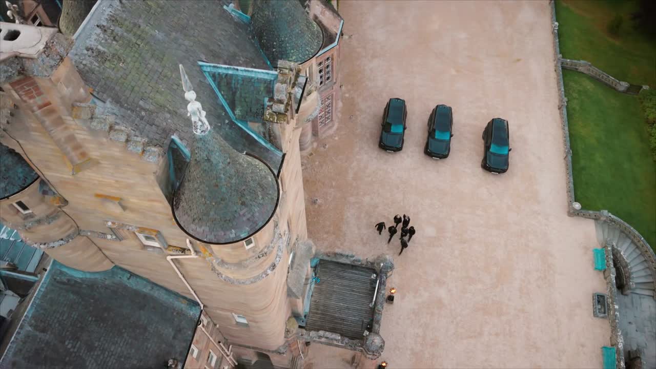 ⁣The Traitors 2023 S04E01 1080p HEVC x265-MeGusta[EZTVx to]