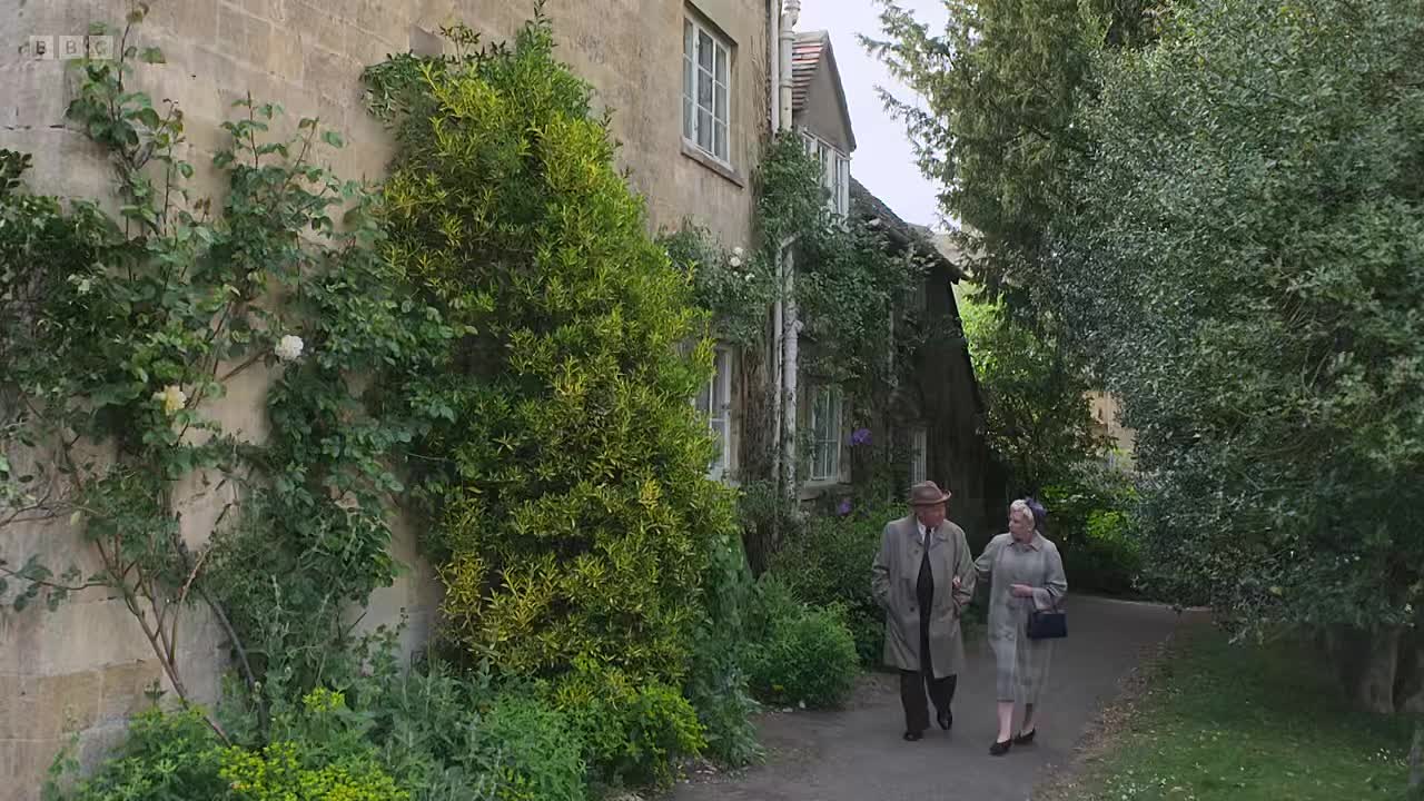 Father Brown 2013 S13E03 The Palace by the Sea