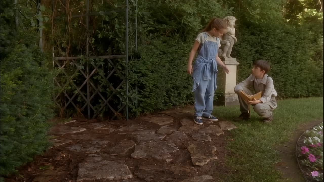 ⁣Return To The Secret Garden 2000 1080p WEBRip x264 AAC-[YTS BZ]