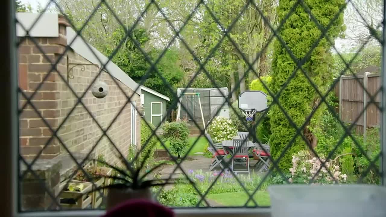 Kirstie And Phil's Love It Or List It S10E02 – Radlett, Hertfordshire