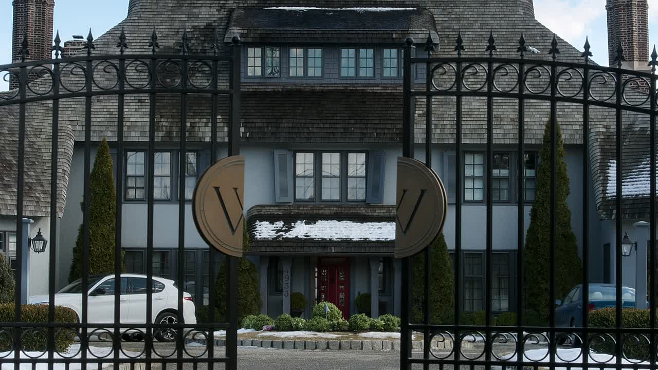 The Housemaid 2025 1080p AMZN WEB-DL DDP5 1 Atmos H264