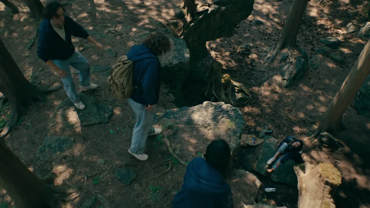 Wayward S01 1080p WEBRip 10Bit DDP5 1