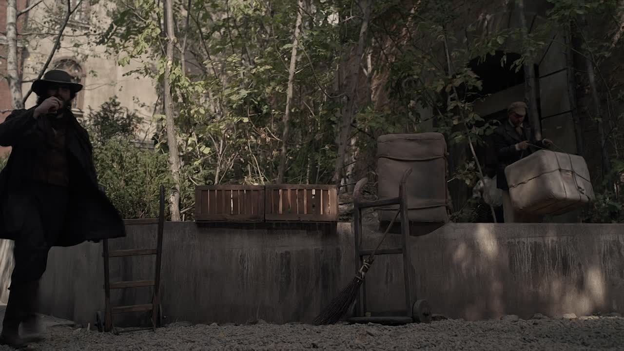 The Gray House S01E05 Treason Ends on the Gallows 1080p AMZN WEB-DL DD 5 1 H 264-playWEB