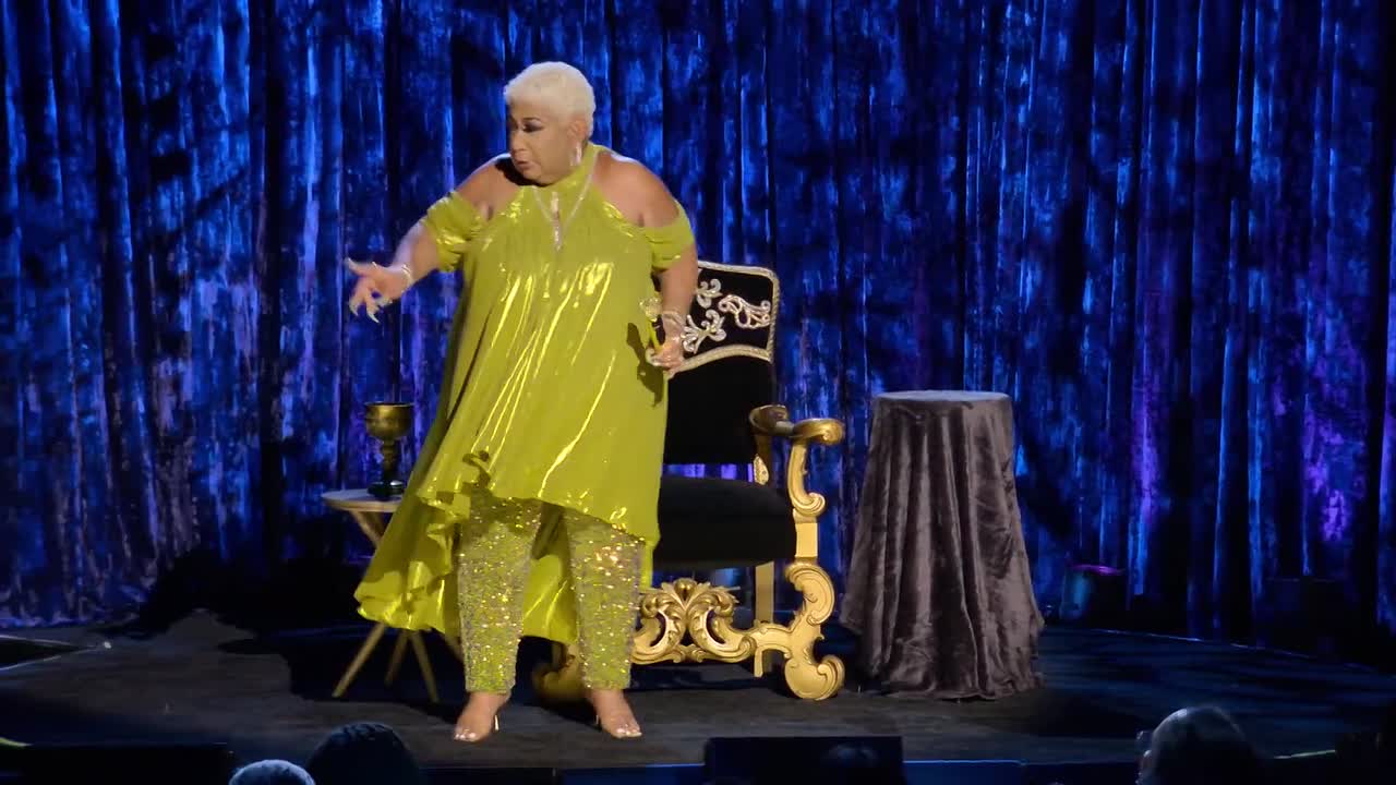 ⁣Chappelles Home Team - Luenell Town Business 2023 1080p HDRip x264 AAC-rivestream org