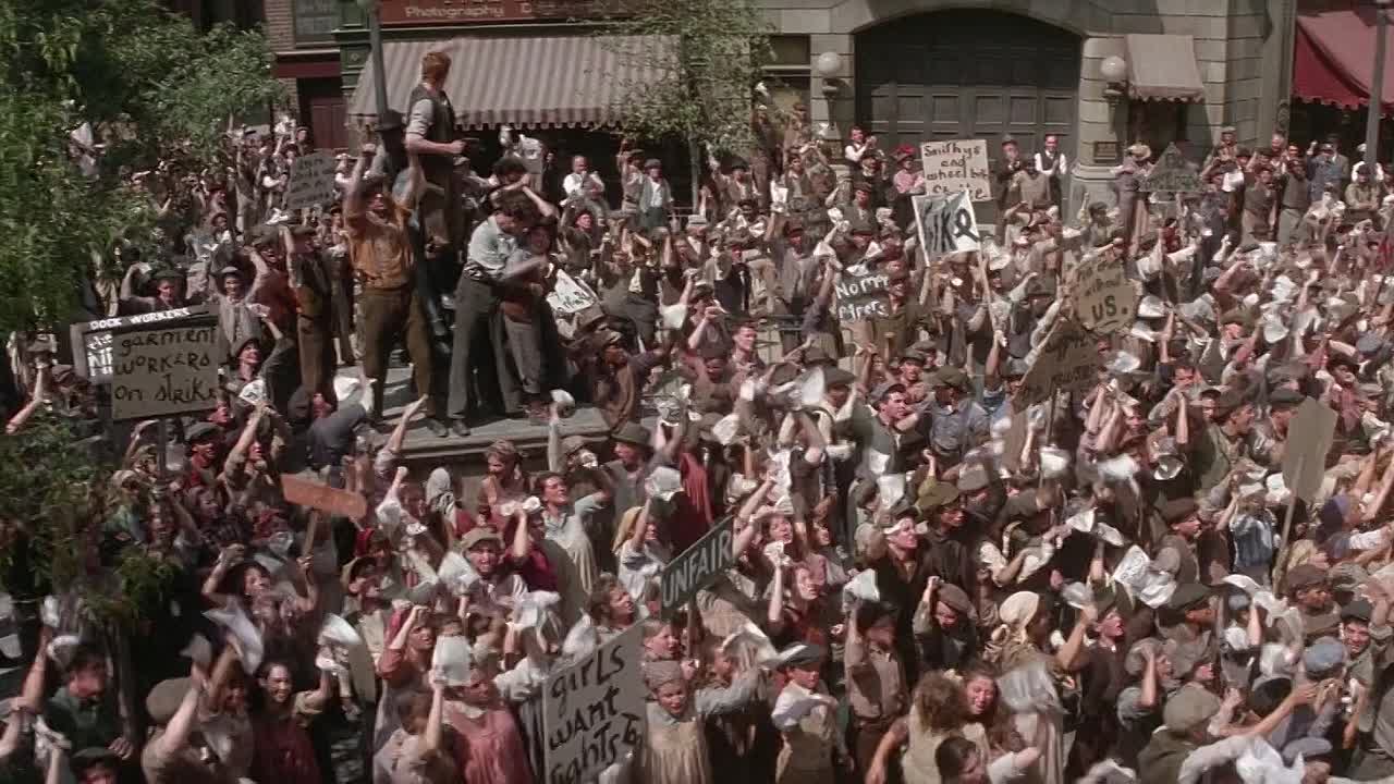 ⁣Newsies 1992 1080p BluRay x264-[YTS AG]