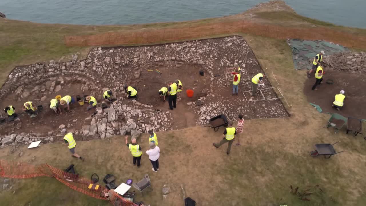 ⁣Dragons Den UK S23E05 1080p HEVC x265-MeGusta