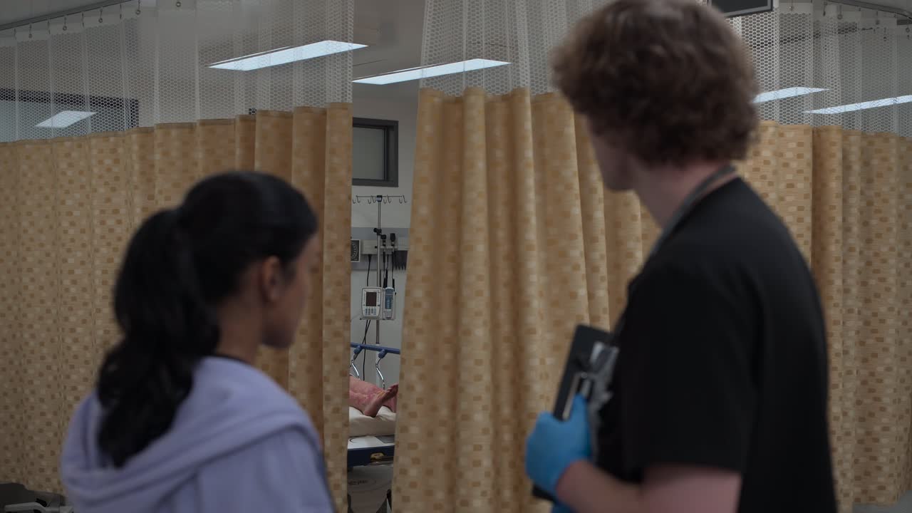 The Pitt S02E08 2 00 P M 2160p HMAX WEB-DL DD 5 1 Atmos DoVi HDR H 265-play