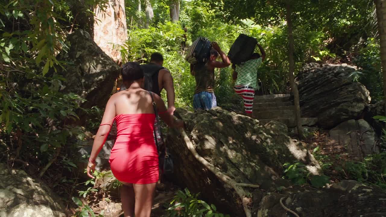 ⁣90 Day Pillow Talk Before the 90 Days S08E09 1080p WEB h264-CBFM