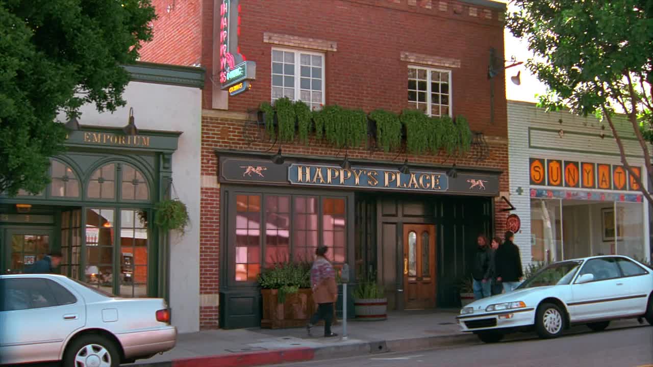 Happys Place S02E10 720p HDTV x264-SYNCOPY