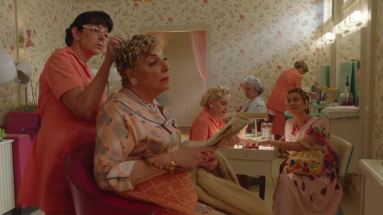 The Marvelous Mrs Maisel S02E05 Midnight at the Concord 720p HEVC x265-MeGu