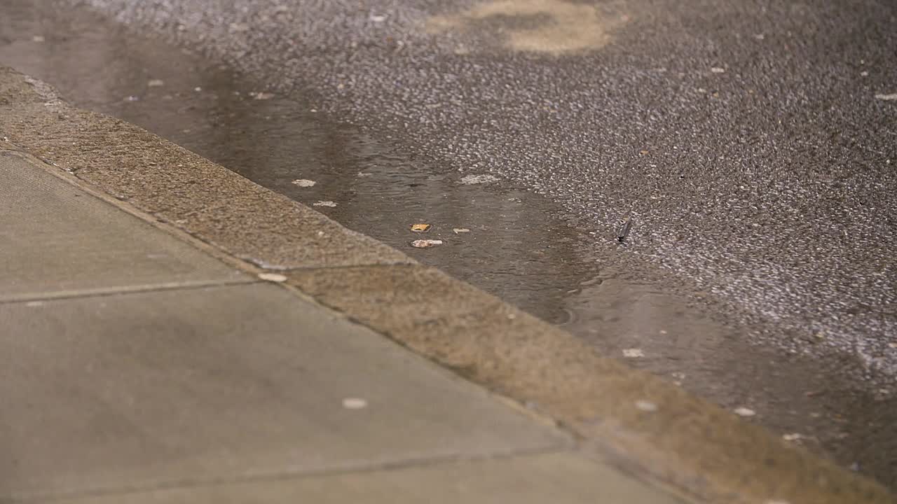 Save My Skin S05E08 720p WEB H264-JFF