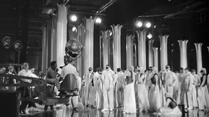 ⁣15 - You Ought to be in Pictures