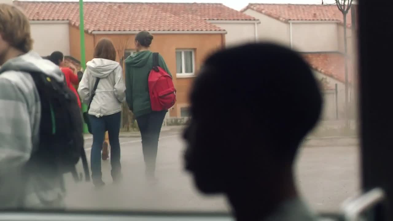 ⁣Respire 2014 FRENCH 1080p HDRip x264 AAC