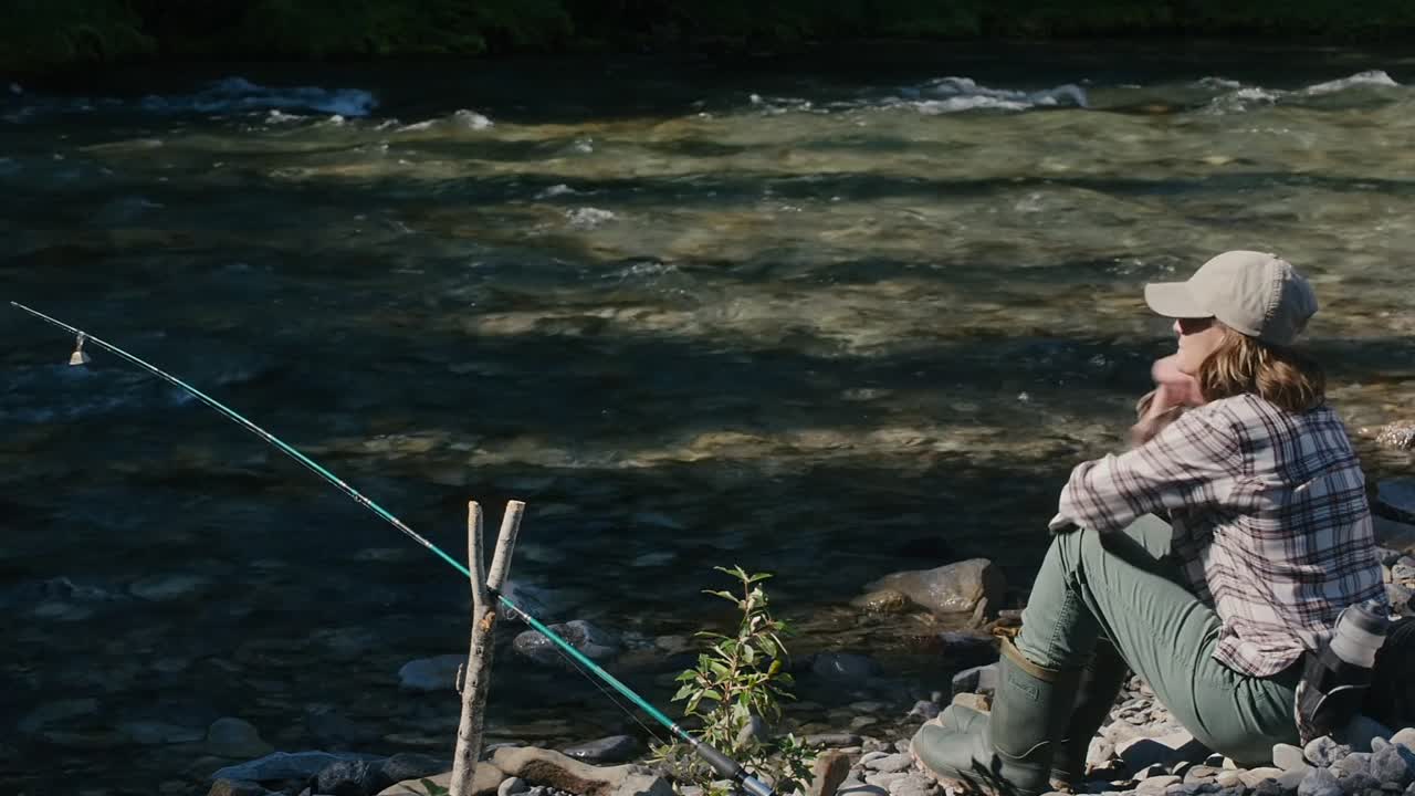 Land 2021 1080p BluRay x264 AAC5 1-