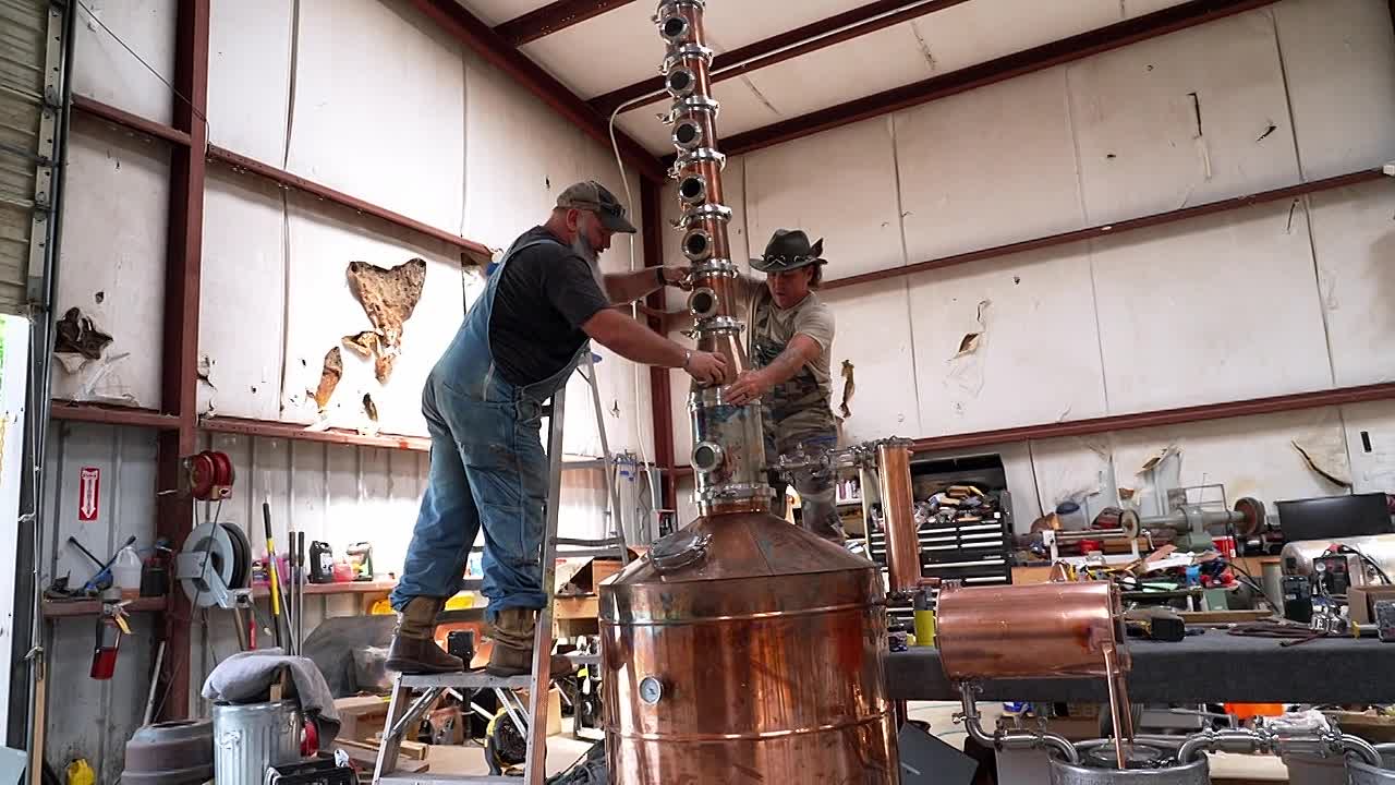 Moonshiners S15E08 Kentucky Kingpin 720p AMZN WEB-DL DDP2 0 H 264-RAWR