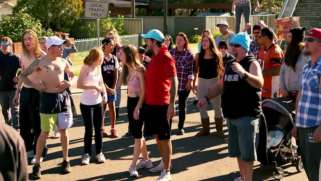 ⁣Fat Pizza Vs Housos 2014 1080p BluRay x264 AAC5 1-