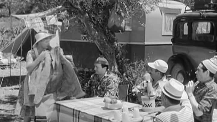 Louis De Funes - 1958 - Taxi Roulotte Et Corrida French Dvdrip DivX