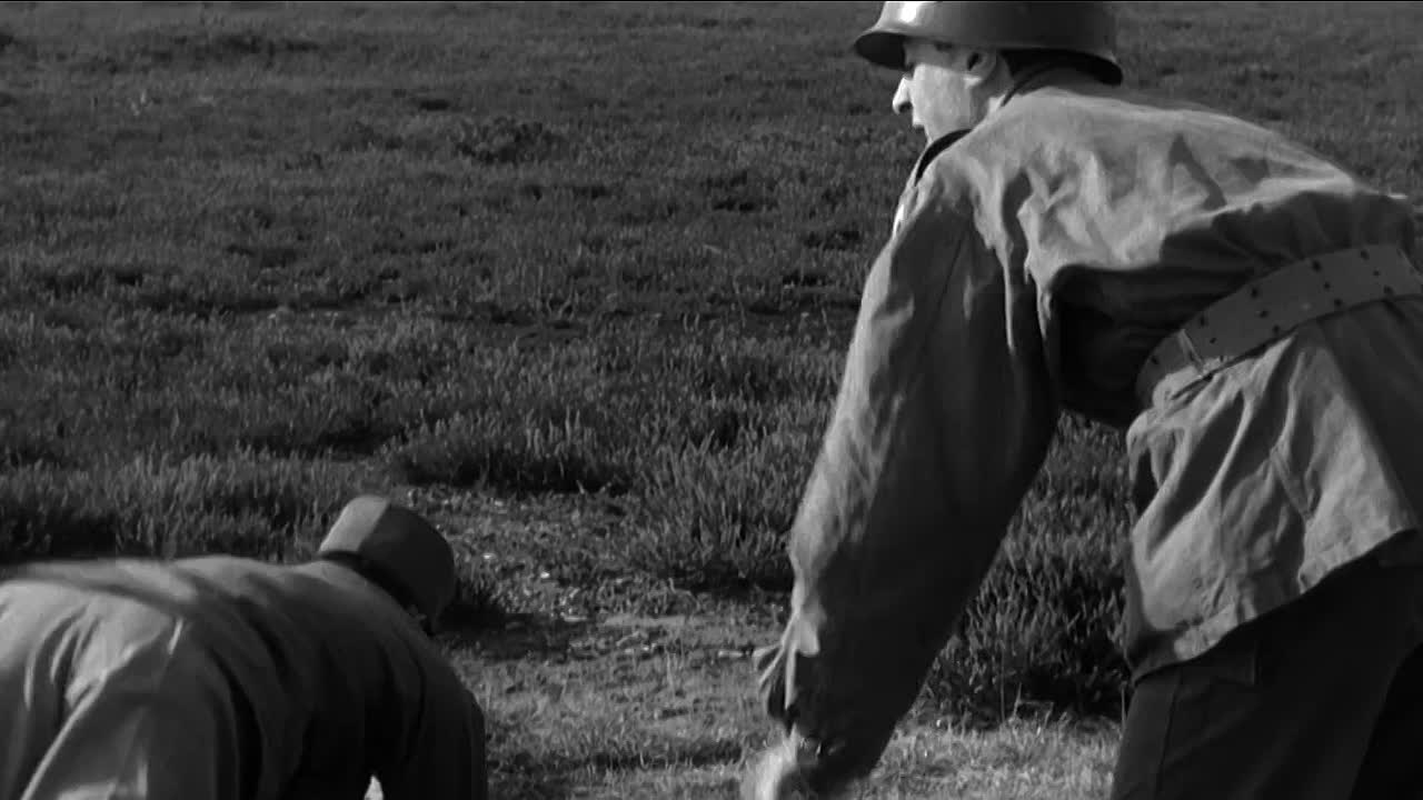 ⁣The Weapon 1956 1080p BluRay x264 AAC-[YTS BZ]