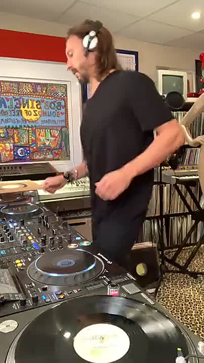 Bob Sinclar - Day 7 - Lockdown - Tribal Session DJ Set _542992643008590