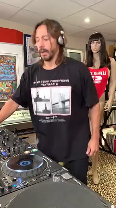 ⁣Bob Sinclar - Day 8 - Lockdown - Percussion Africa DJ Set _663733874393441