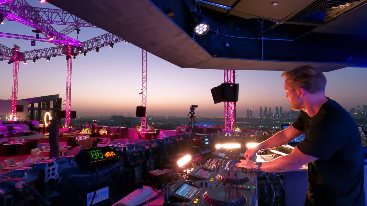 ⁣David Guetta _ Danny Tenaglia 60th Birthday Live (2160p_25fps_VP9 LQ-128kbit_AAC)