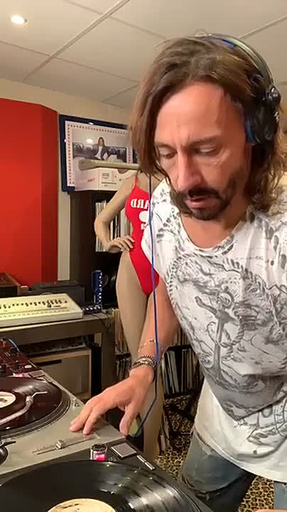 ⁣Bob Sinclar - Day 2 Lockdown - French House Live Set 🙏❤️😍 _201359724453562
