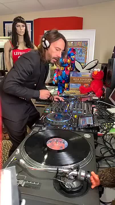 ⁣Bob Sinclar - Day 29 - Lockdown - Funk Session _1084474175252090