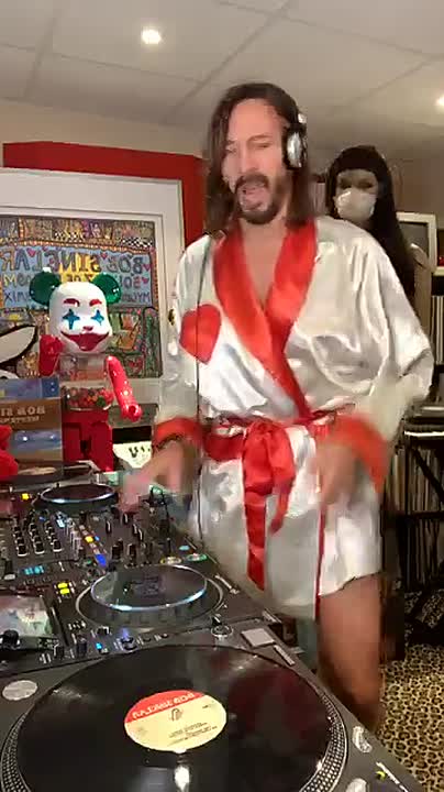 ⁣Bob Sinclar - Day 34 - Lockdown - Bob Sinclar Production _177758146626551