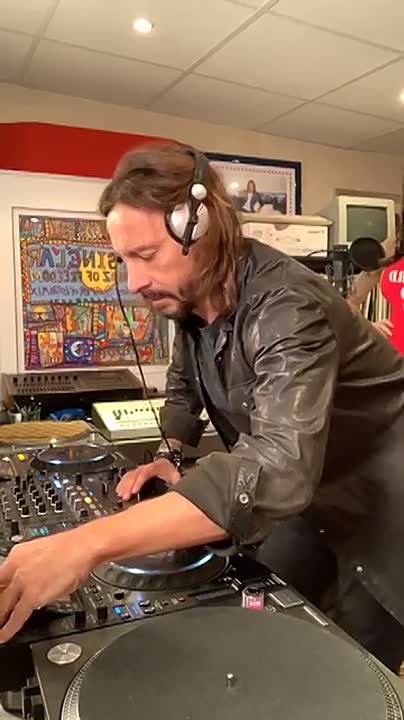 Bob Sinclar - Day 12 - Lockdown - Disco Session _528591234517602