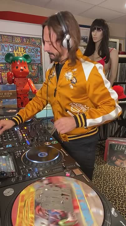 ⁣2020-11-25_Bob Sinclar_Live_143102343813355