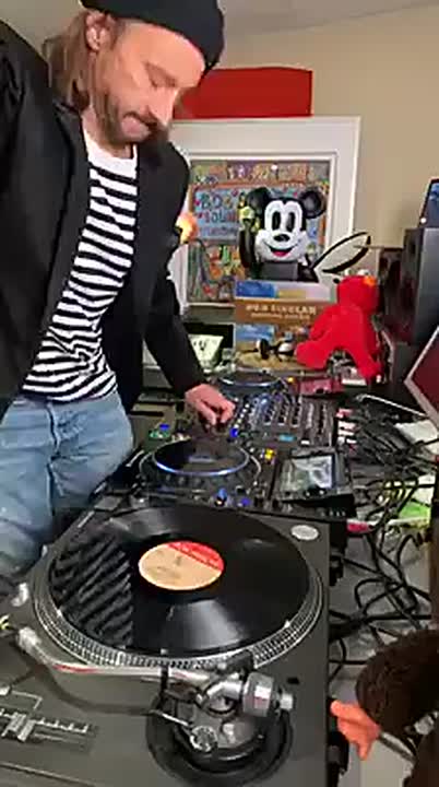 ⁣Bob Sinclar TBT 05 11 2020