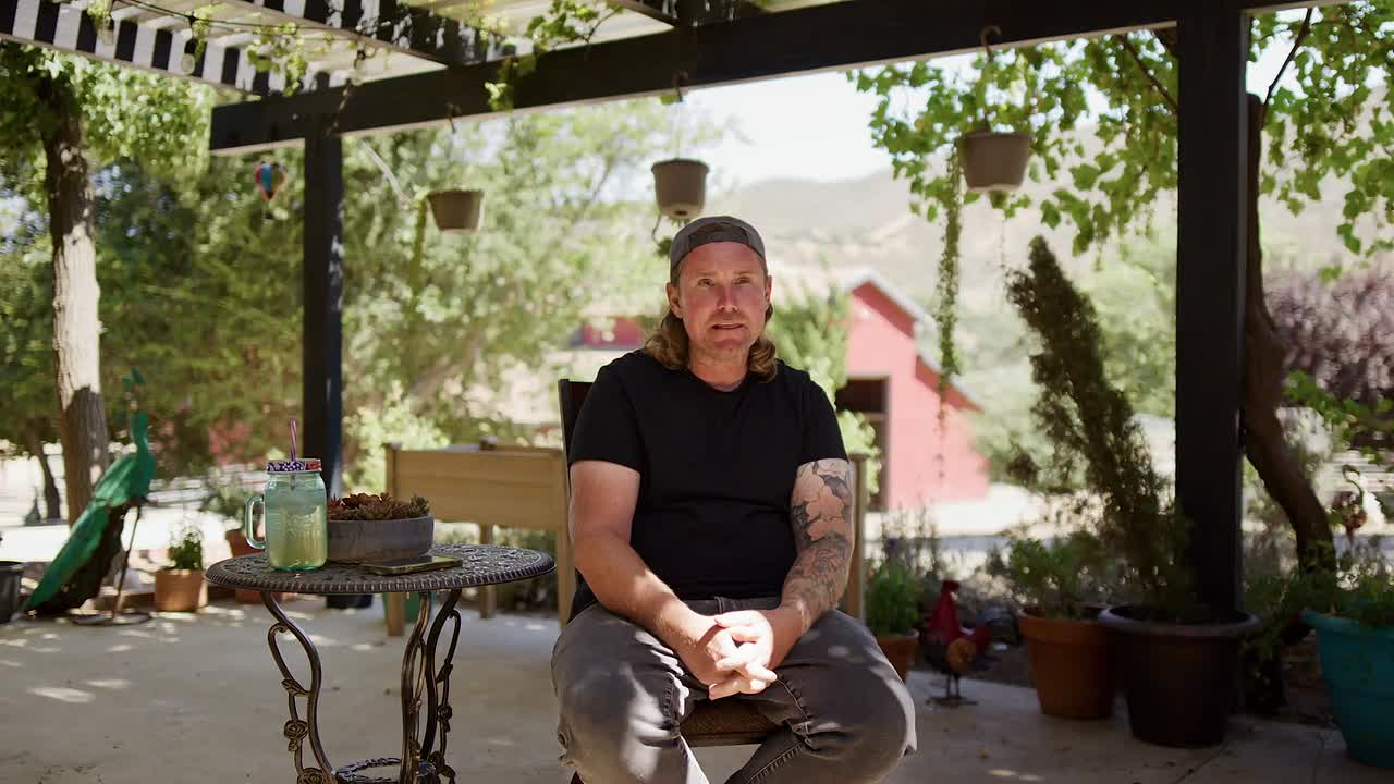 ⁣The Curious Case Of S02E04-HDTV-X264-NGP - Byse