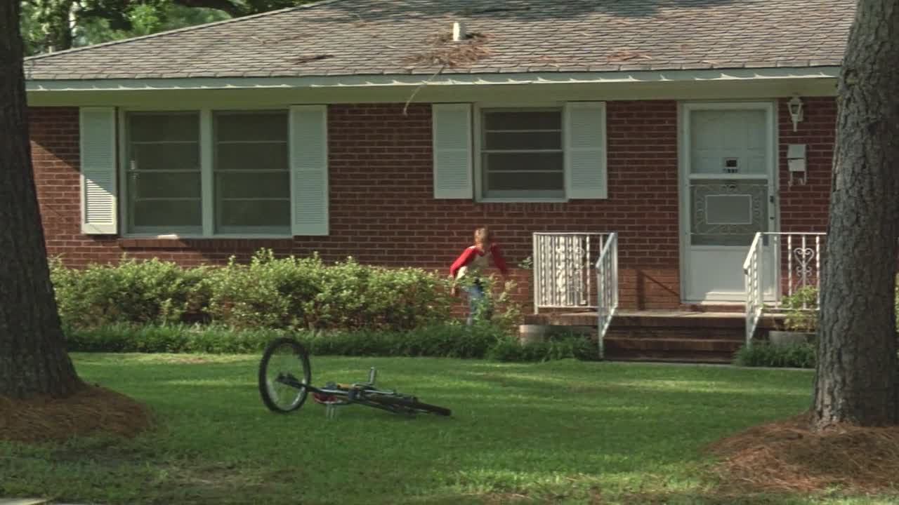 ⁣Maximum Overdrive 1986 1080p BluRay x264 YIFY