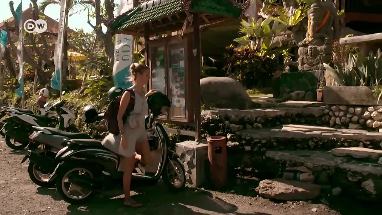 ⁣Working online and traveling the world - Digital Nomads