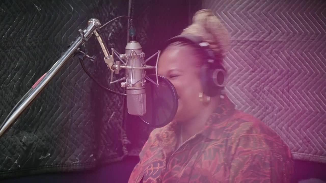 Downright Delicious with Yo-Yo S03E07 Big Bold Sandwiches 720p WEB h264-NoRBi