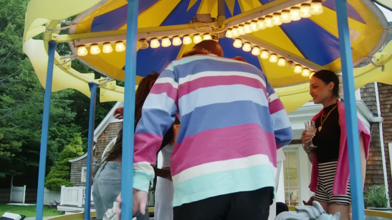 Summer House S10E01 1080p HEVC x265-MeGusta