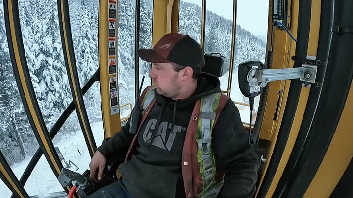 ⁣Highway Thru Hell S14E03 WEB x264-NGP
