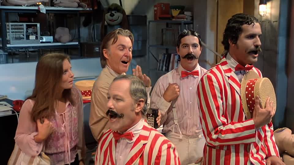 ⁣Kiss Meets The Phantom Of The Park 1978 720p WEBRip x264 AAC-[YTS BZ]