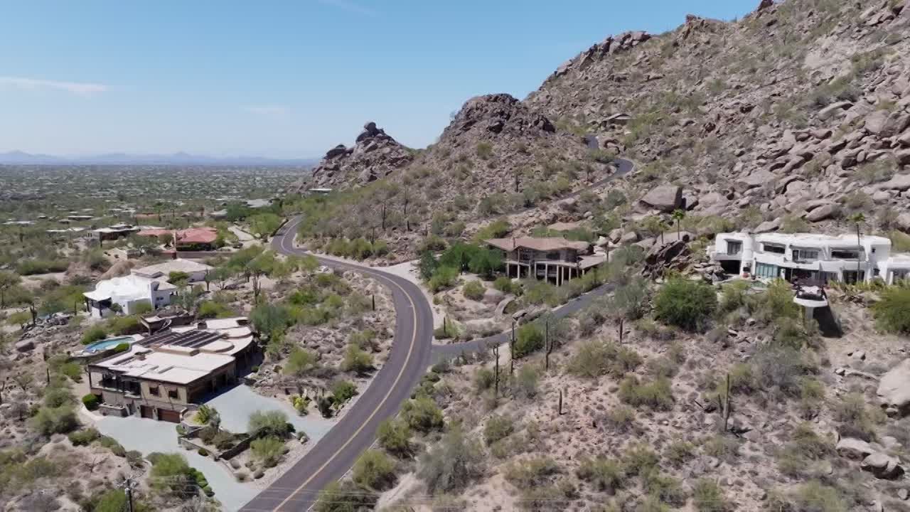 Ugliest House in America S07E06 720p HEVC x265-MeGusta