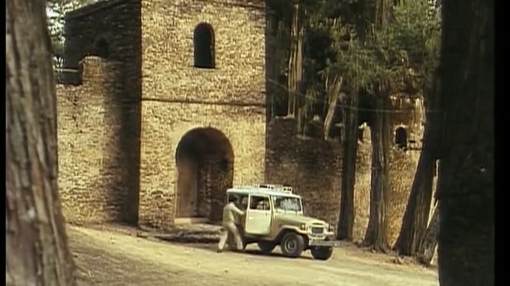 The Big Battalions S01E01 (1992)