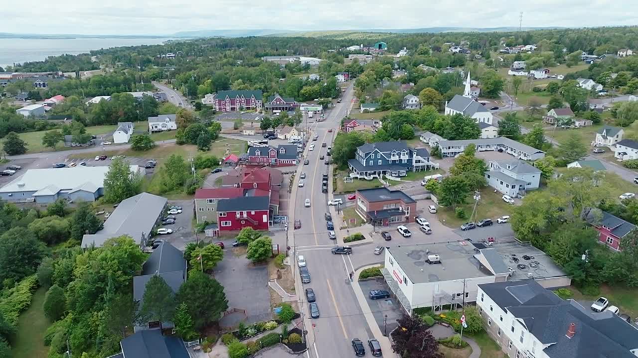Oceanfront Property Hunt S02E19 720p WEB H264-JFF