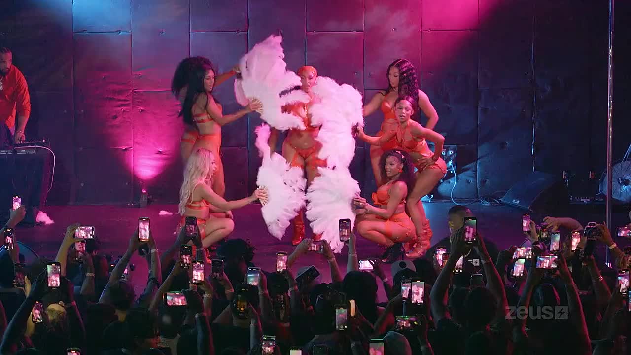 ⁣Joselines Cabaret California S01E17 Hey LA 1080p WEBDL H264-Pisces mp4 - VOE