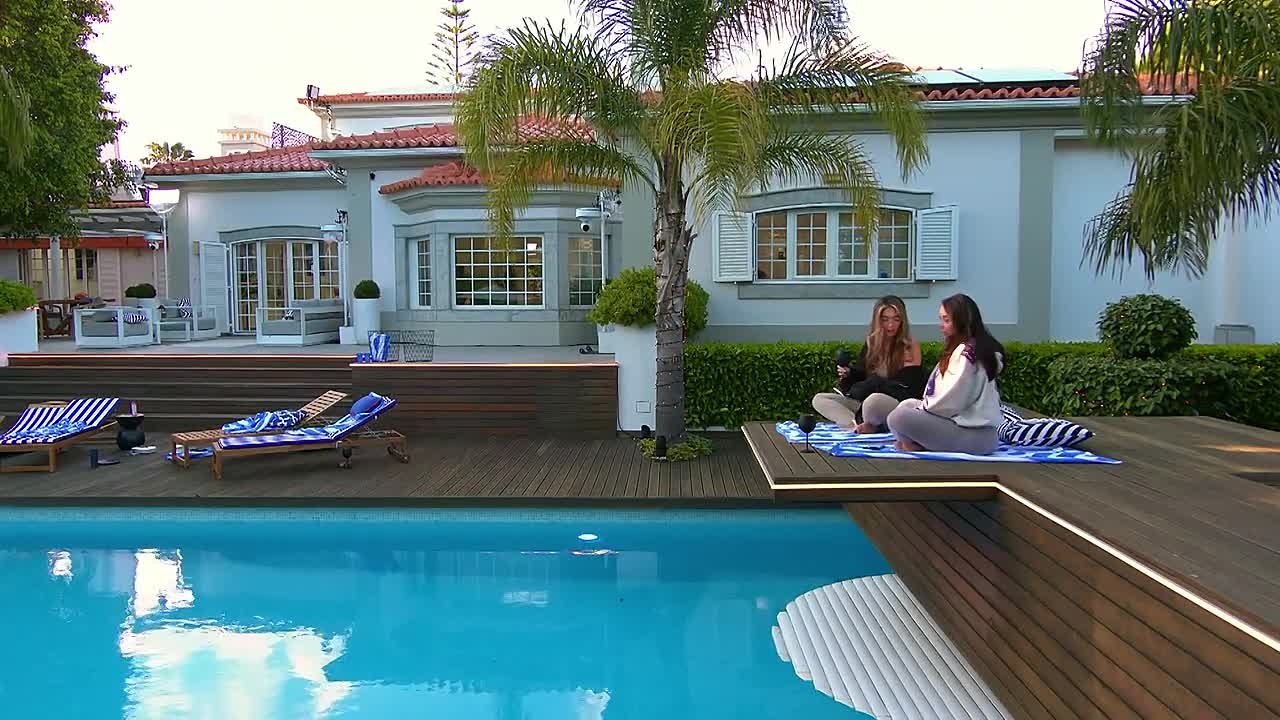 Geordie Shore S26e05 Chloes Dirty-Thirtieth 1080P Amzn Web-Dl