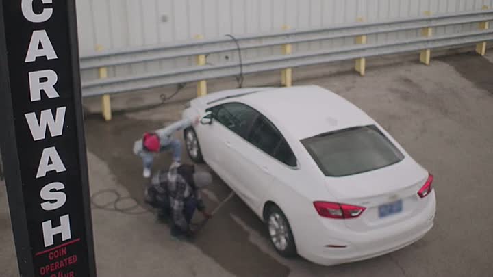 Somebody's Hiding Something S01E10