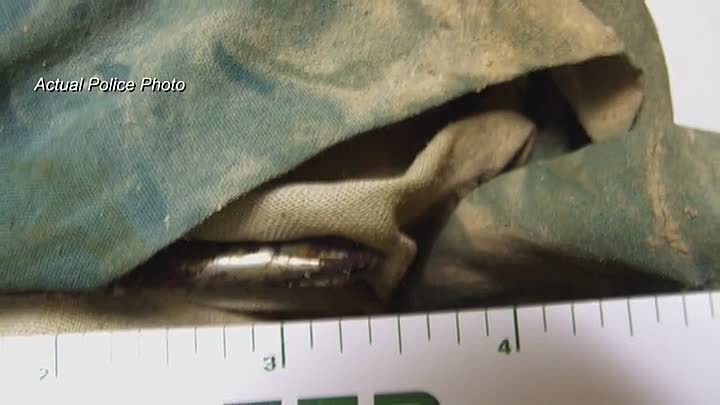 Somebody's Hiding Something S01E12